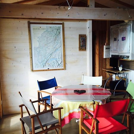 Gite Les Cigognes Orchamps-Vennes Zimmer foto